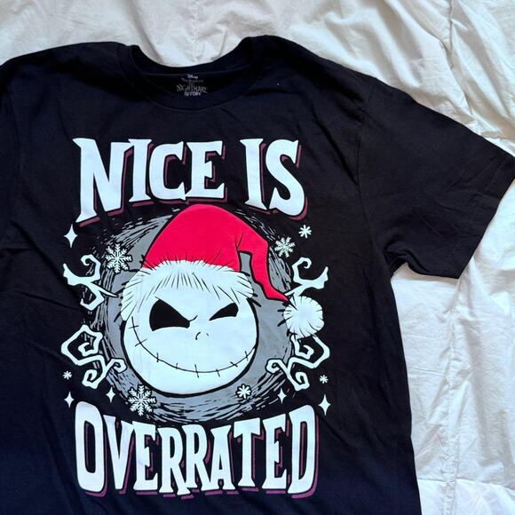 Nightmare before christmas black graphic tee sz M Jack skellington Santa claus - Picture 8 of 8